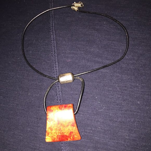 RED GEMSTONE WITH BLACK STRING NECKLACES - Picture 4 of 6